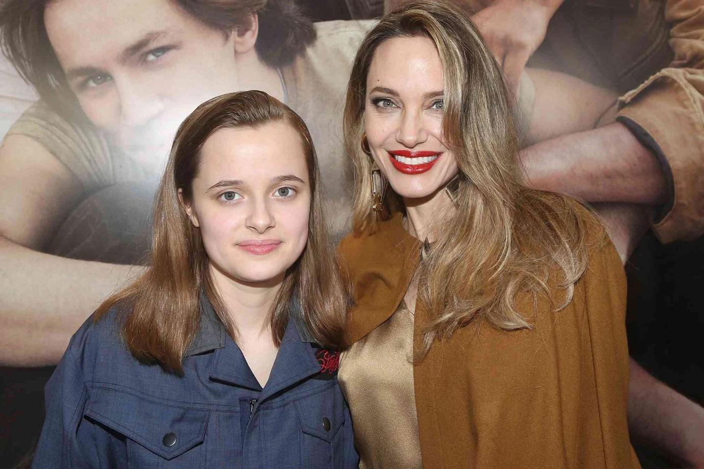 Vivienne is said to have abandoned her father's surname when she introduced herself as Vivienne Jolie instead of Vivienne Jolie-Pitt in the project "The Outsiders".