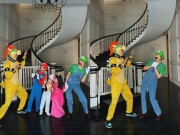 Giải trí - Sao Việt 24h: Tăng Thanh Hà hiếm hoi cho chồng con hào môn cùng nhau lộ mặt, cậu út tinh nghịch khiến nhiều người thích thú