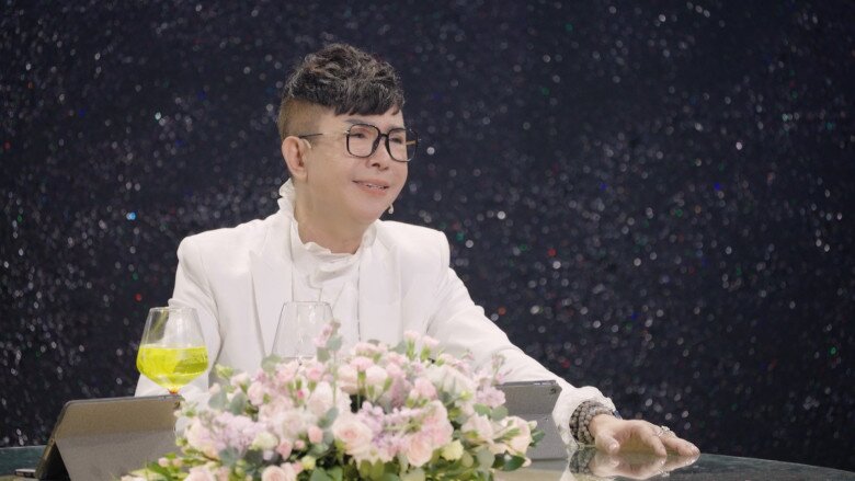 Long Nhật góp ý về chuyên môn.