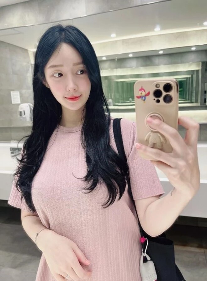 Cựu thành viên T-ARA liên tục công bố tin mang thai.