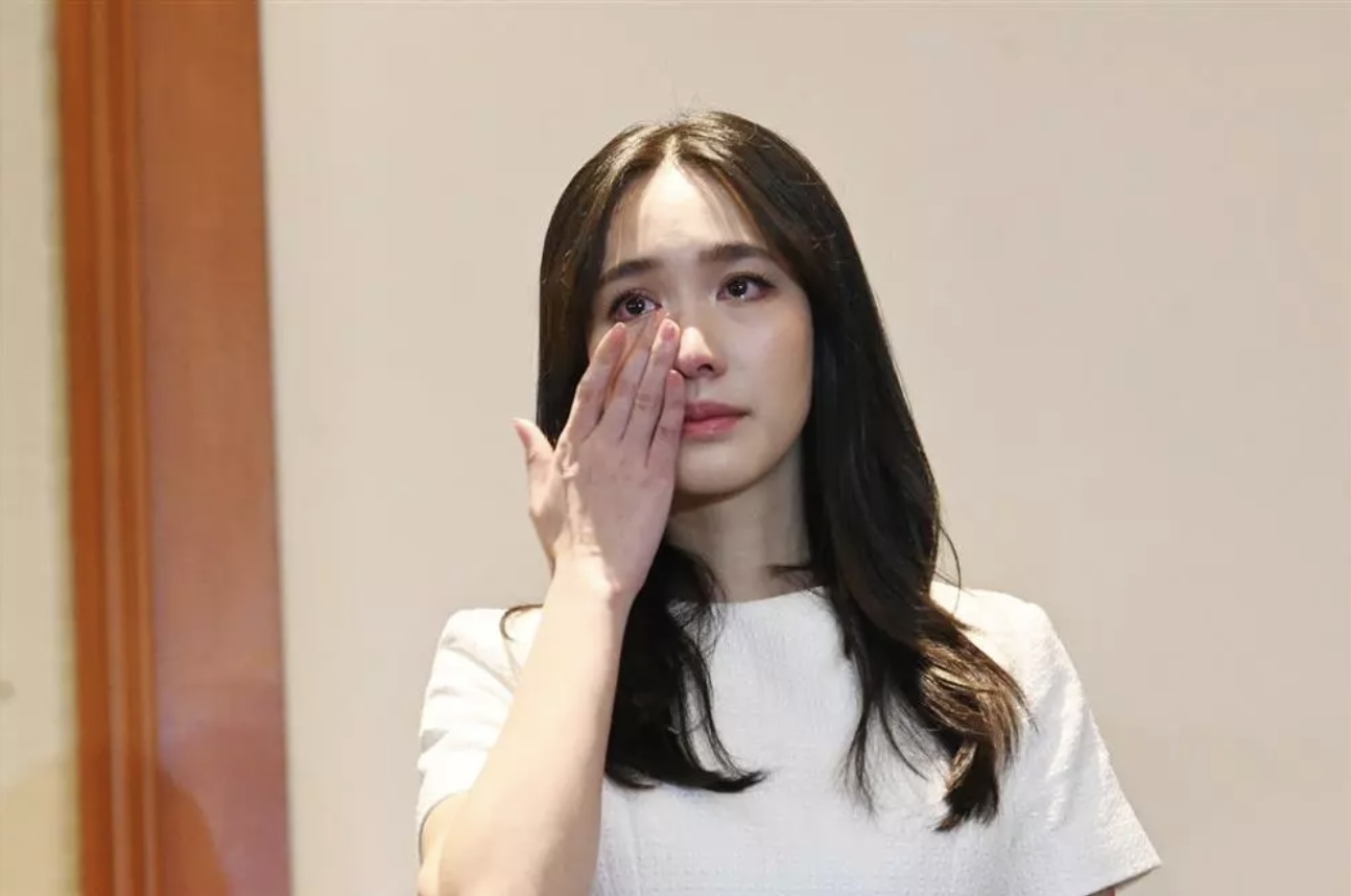 Người đẹp từng bật khóc nói lời xin lỗi và khẳng định mình không liên quan đến hoạt động lừa đảo của công ty.