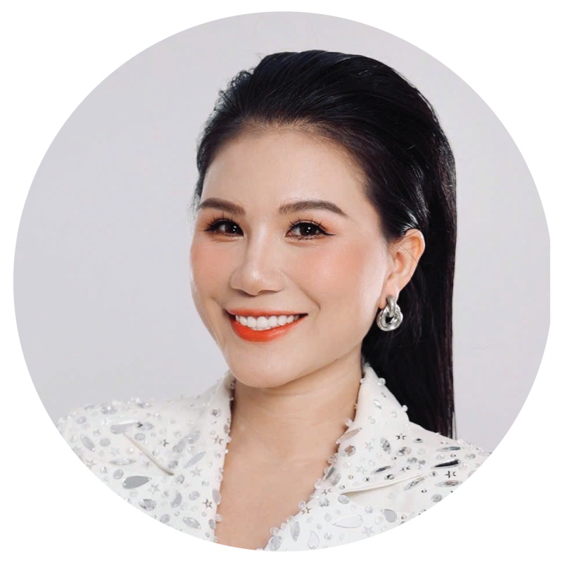 Nhất Diễm - tác giả cuốn sách Hoa tâm nở.