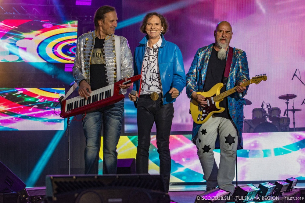 Ban nhạc đình đám đến từ Áo - Joy, với ca khúc được nhiều khán giả Việt Nam thuộc nằm lòng Touch by Touch.