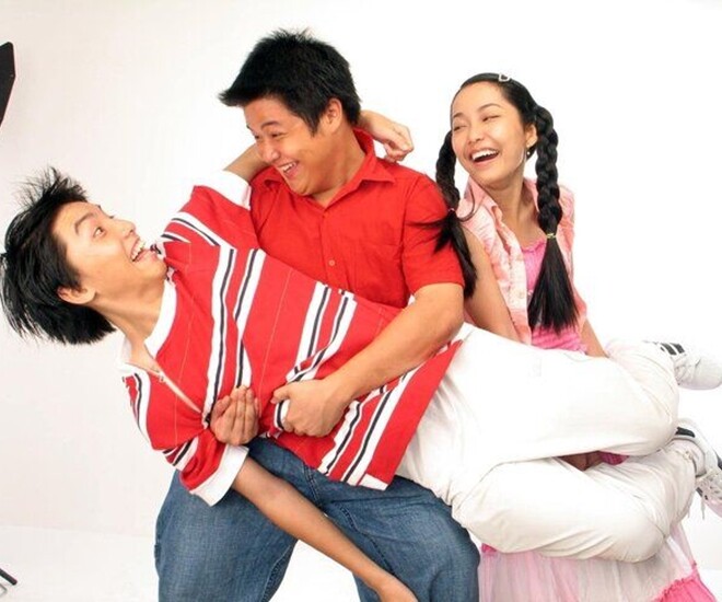 Nhờ thành công của Kính Vạn Hoa, Vũ Long - Ngọc Trai và Anh Đào trở thành gương mặt trang bìa được nhiều tờ báo săn đón.