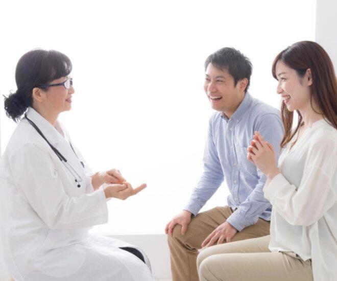 Để chuẩn bị cho việc mang thai, các cặp vợ chồng nên đi khám tiền sản.