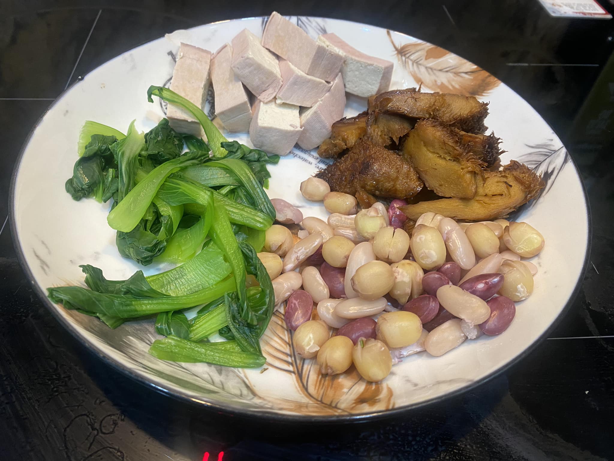 Rau củ hấp luộc dành cho những ngày lười”, Võ Hạ Trâm chia sẻ.