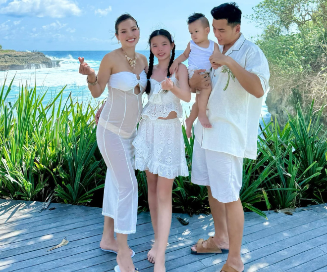 Phương Trinh Jolie hạnh phúc bên chồng con.