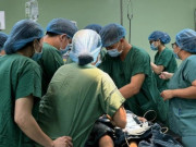 Bà bầu - Ca mổ đặc biệt cứu thai nhi khi sản phụ ngừng tuần hoàn, ngừng hô hấp