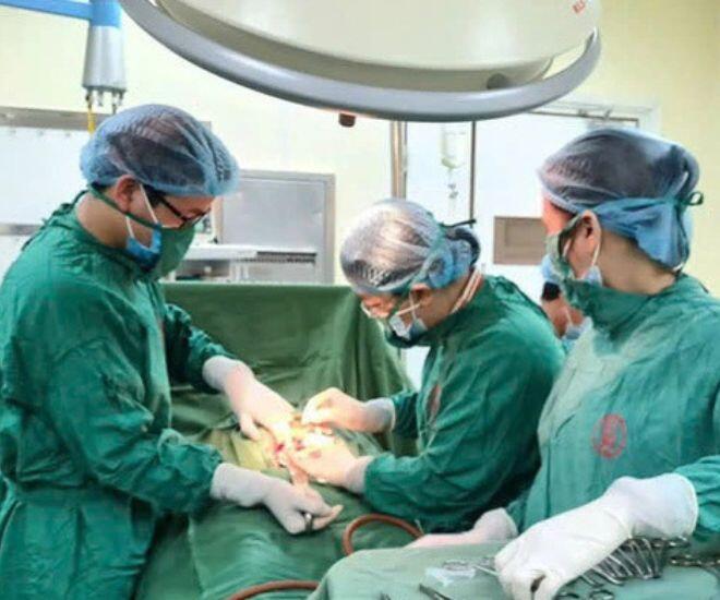 Kíp phẫu thuật mổ lấy thai cho sản phụ. Ảnh BVCC