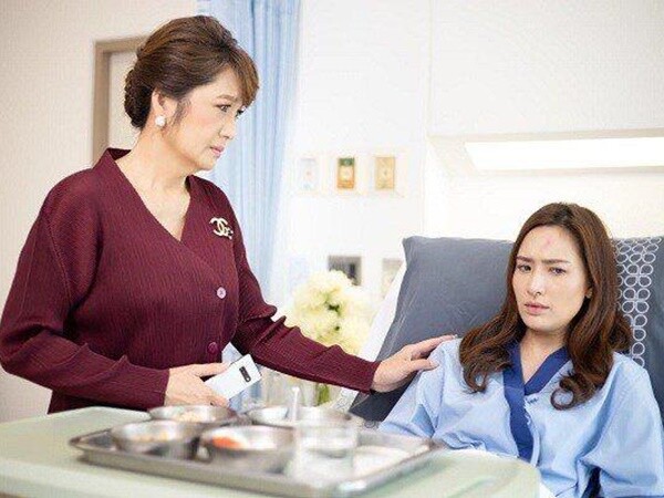 Con gái sau sinh bị đau lưng rất nhiều, điều này khiến cho con luôn khó chịu và đau đớn nên tôi rất sốt ruột. (Ảnh minh họa)