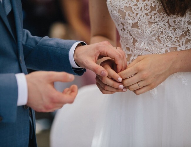 Nghi ngờ cái thai không phải con mình, chồng có hành động khiến tôi choáng váng ngay trong ngày cưới. (Ảnh minh họa)