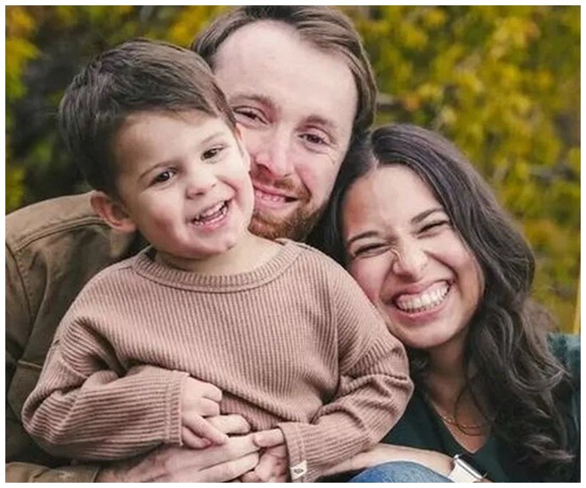 Người phụ nữ đã có một con trai đầu lòng.