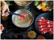 Bà bầu - Mẹ bầu suýt mất thai nhi sau bữa lẩu vì hành động sai lầm khi ăn