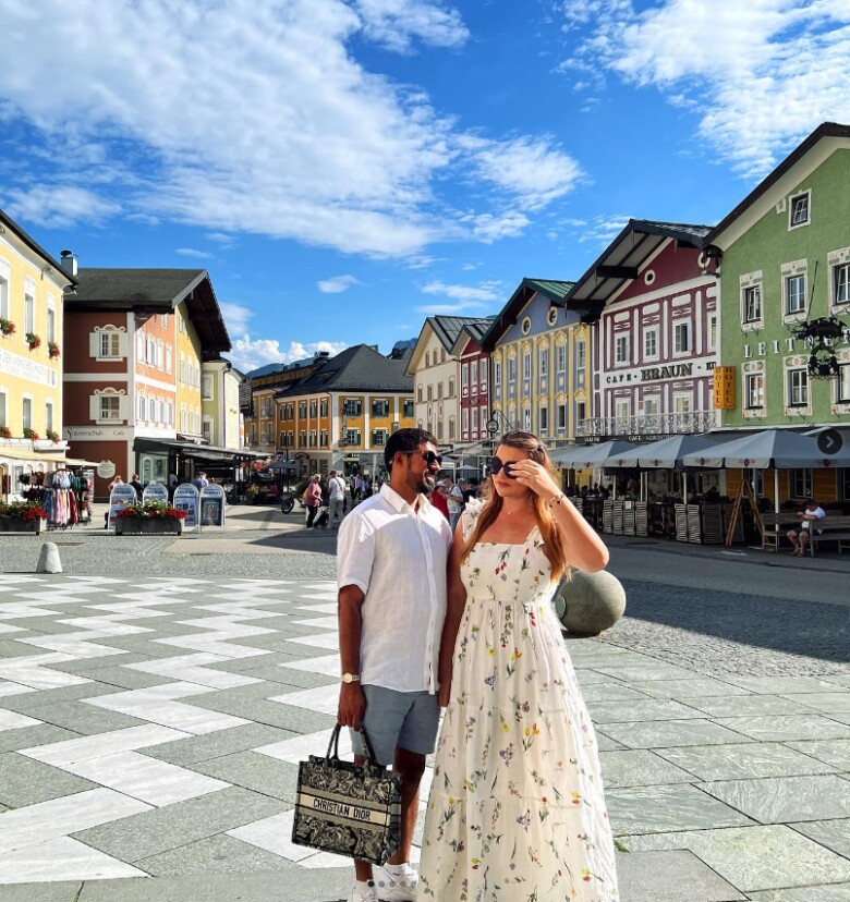 Người phụ nữ được chồng yêu chiều hết mực.