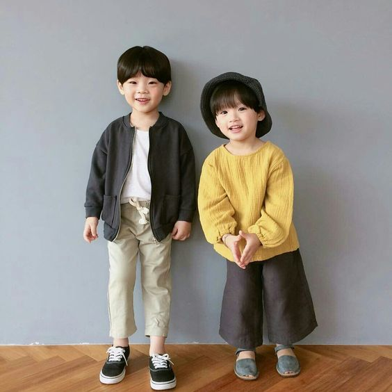 Đặt tên con theo tên bố mẹ bằng cách lấy tên đệm của bố mẹ làm tên con. (Ảnh minh họa)