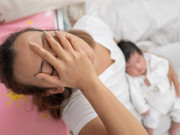 Bà bầu - Chồng quay lại khoảnh khắc vợ bị trầm cảm sau sinh thu hút hàng triệu lượt xem và đồng cảm