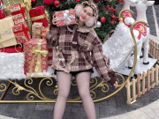Bà bầu - Đăng ảnh đón Giáng sinh cực chill, mẹ bầu Hương Giang hé lộ thời điểm “vỡ chum” cận kề