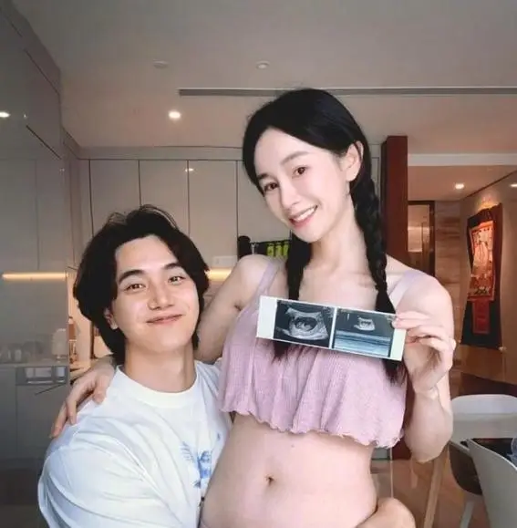 Vợ chồng diễn viên Trương Mông – Kim Ân Thánh.