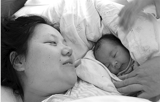 Tiểu Quyên hạnh phúc khi được làm mẹ sau nhiều năm hiếm muộn.