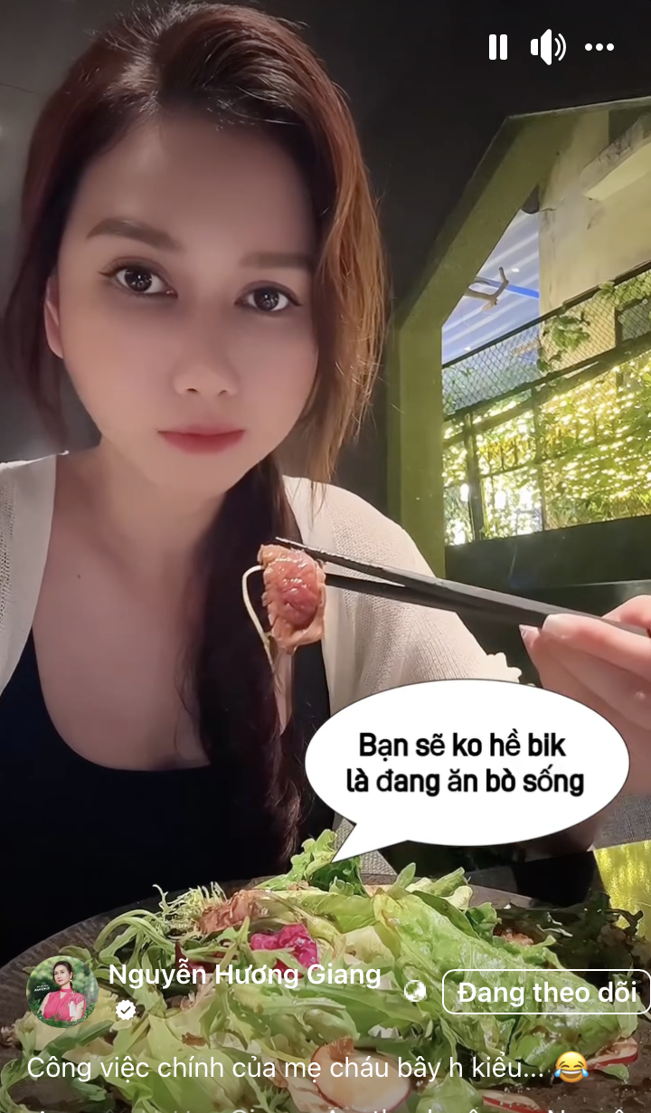 Hương Giang chia sẻ video ăn salad bò sống.