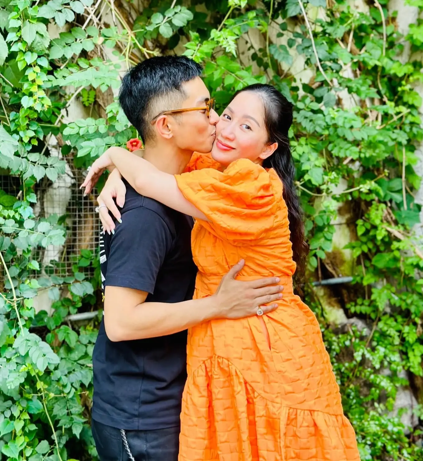 Khánh Thi rạng rỡ trong thời gian mang thai lần thứ 3.
