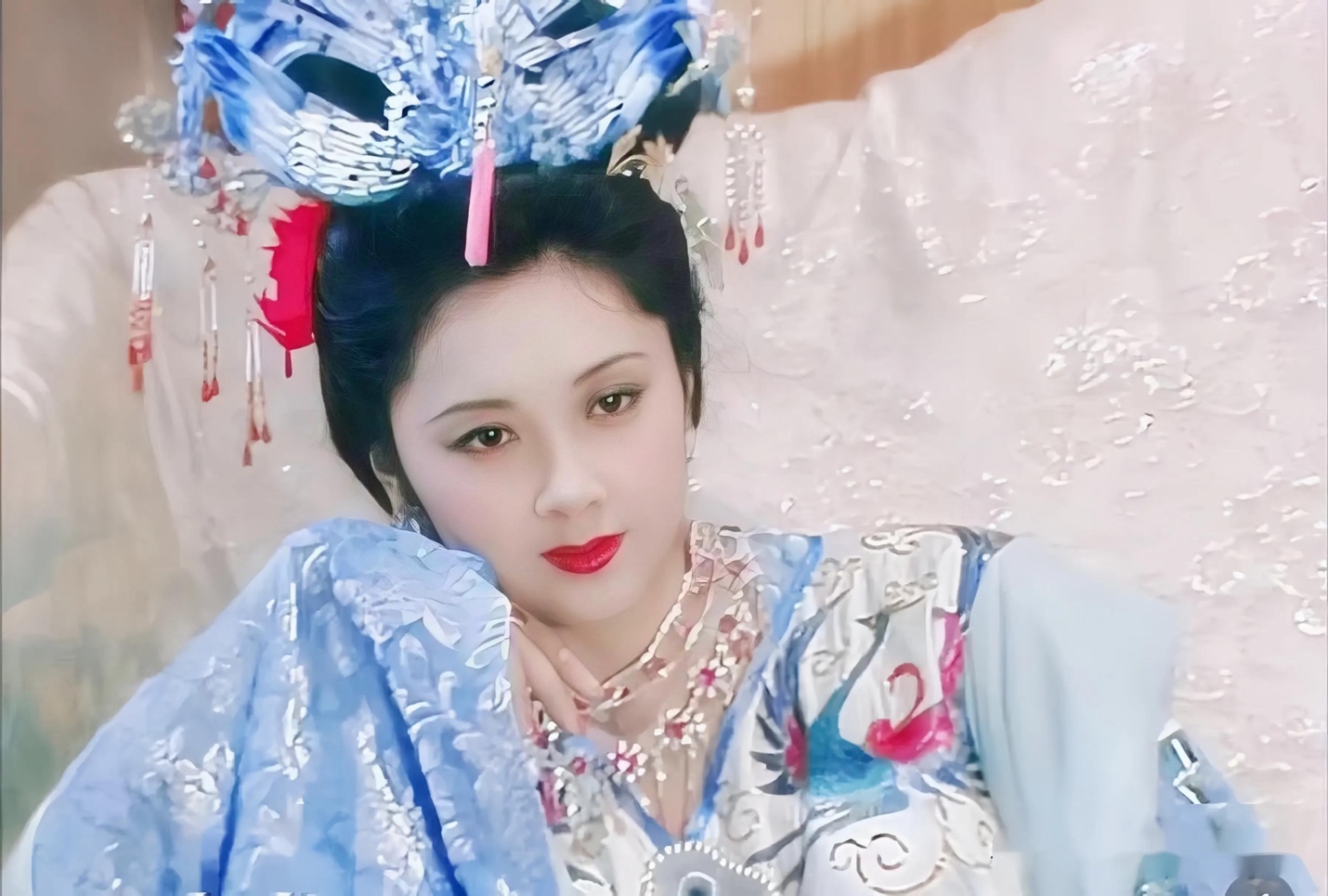 9 mỹ nhân xinh đẹp không con cái: Diễn viên “Tây Du Ký” 2 lần đò vẫn cô quạnh, sao “Hồng Lâu Mộng” dang dở ước mơ làm mẹ - 6