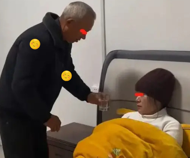 Ông Lý Đại Bá tận tuỵ chăm sóc con dâu ở cữ.