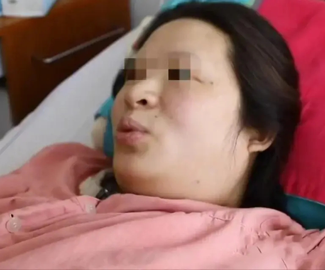 Chị Phùng vỡ oà hạnh phúc sau 8 năm mong chờ tin vui.