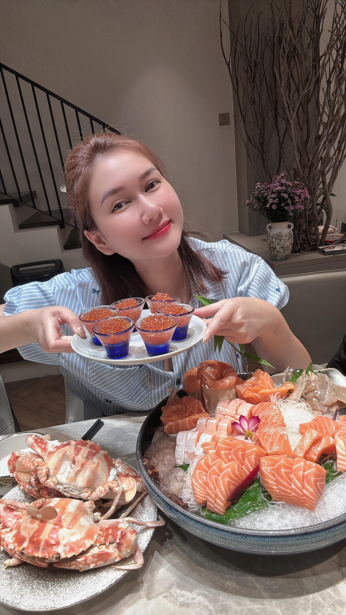 Hương Giang thường xuyên đăng ảnh thực đơn các món sashimi cô yêu thích.