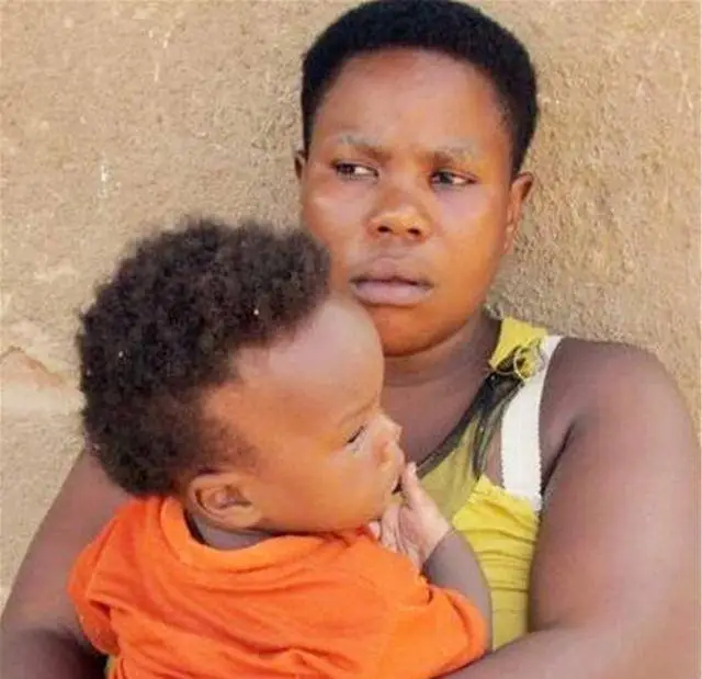 Mariam đề xuất cắt bỏ tử cung.