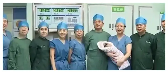 Bà Lý hạ sinh con thứ 2 năm 39 tuổi.