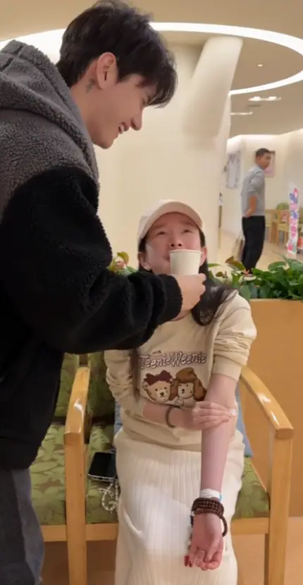 Kim Ân Thánh cưng chiều vợ hết mực.