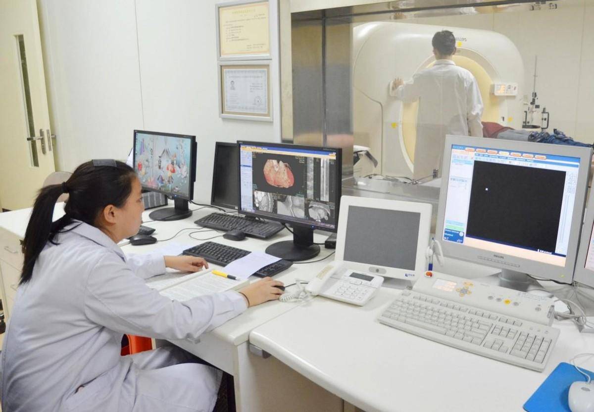 Mỗi lần siêu âm, Sử Hữu Cầm lại phát hiện có thêm 1 thai nhi.