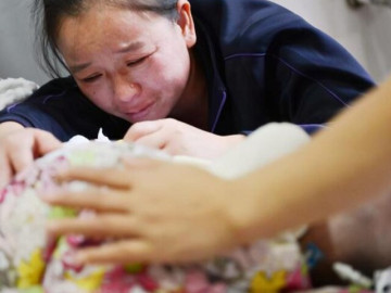 Vừa sinh đôi được 7 ngày, người mẹ để lại lá thư tuyêt mệnh gửi chồng, đọc xong ai cũng xót xa