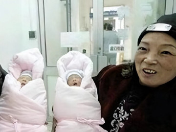 Người mẹ 54 tuổi mang thai song sinh sau khi con gái 19 tuổi qua đời, làm đến 7 công việc để trang trải cuộc sống