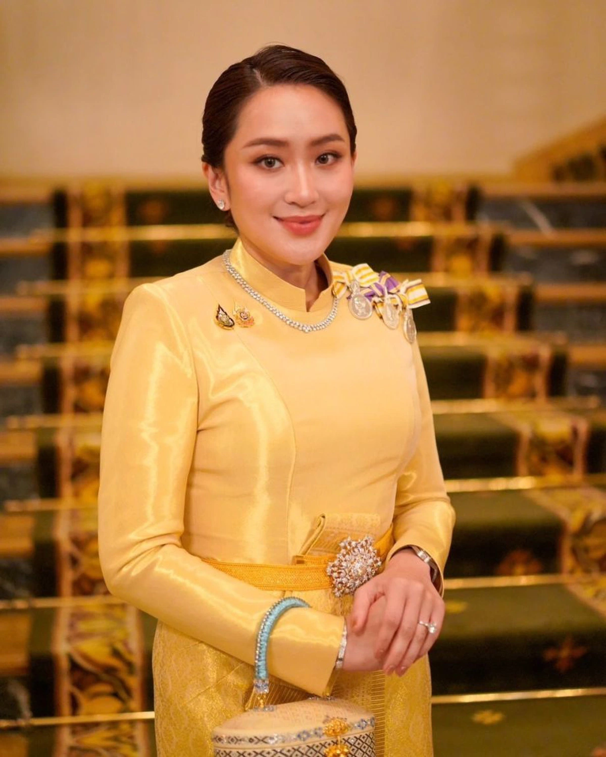 Những bóng hồng quyền lực Thái Lan ăn mặc ấn tượng: Công chúa như fashionista, nữ thủ tướng rất amp;#34;ngầuamp;#34; - 4