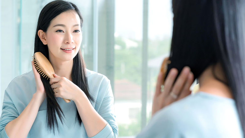 Ăn vừng đen cũng giúp nuôi dưỡng tóc bóng khỏe.