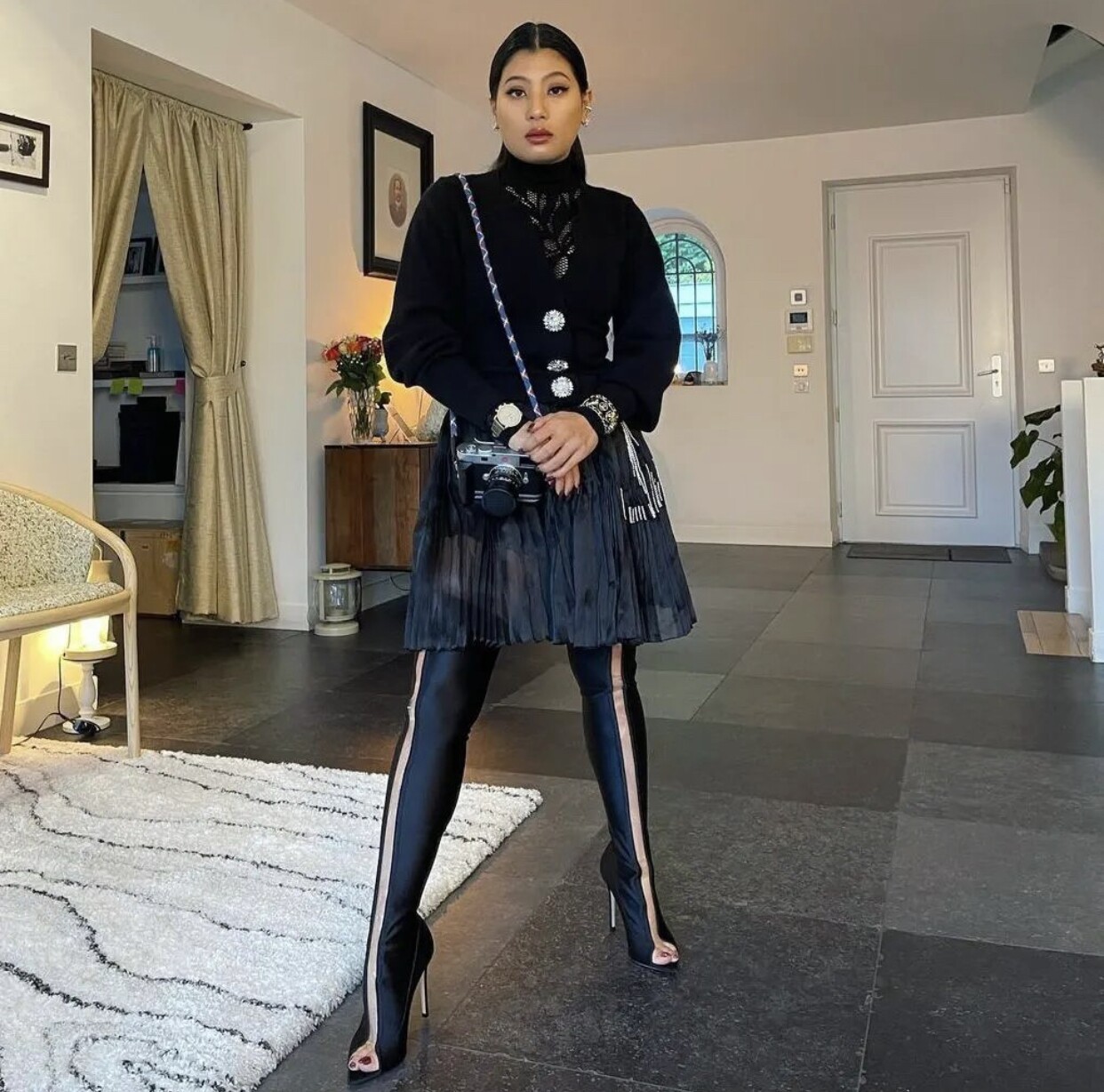 Những bóng hồng quyền lực Thái Lan ăn mặc ấn tượng: Công chúa như fashionista, nữ thủ tướng rất amp;#34;ngầuamp;#34; - 37