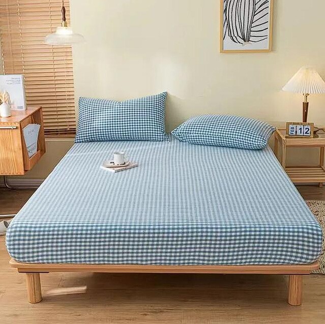 Ga trải giường cotton thiết kế tinh giản, tươi sáng mang lại cảm giác sạch sẽ, đẹp mắt cho phòng ngủ, đồng thời khiến bạn ngon giấc hơn. Giá của bộ ga gối vải cotton có giá tầm 700 nghìn đến cả triệu đồng.