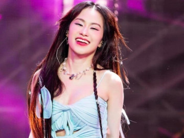 Trang phục 'ăn gian tuổi' của Lương Bích Hữu