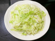 Bếp Eva - Mua bắp cải về xào hay bị nhũn và ra nước, đầu bếp mách cần tránh 2 sai lầm, mẻ xào cũng ngon, giòn