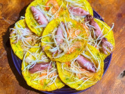 Bếp Eva - Mát trời học mẹ đảm đổ bánh xèo hải sản ăn chơi, nhớ làm theo cách này đảm bảo bánh giòn rụm cực mê