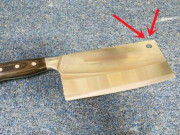 Bếp Eva - Lỗ tròn trên dao nhà bếp có tác dụng gì, hỏi 9 người thì 10 người không biết, còn đây là câu trả lời bất ngờ