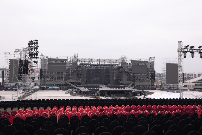 Hé lộ sân khấu đỉnh nóc kịch trần sẵn sàng cho hàng chục ngàn fans “cháy” cùng Anh Trai Vượt Ngàn Chông Gai - 2