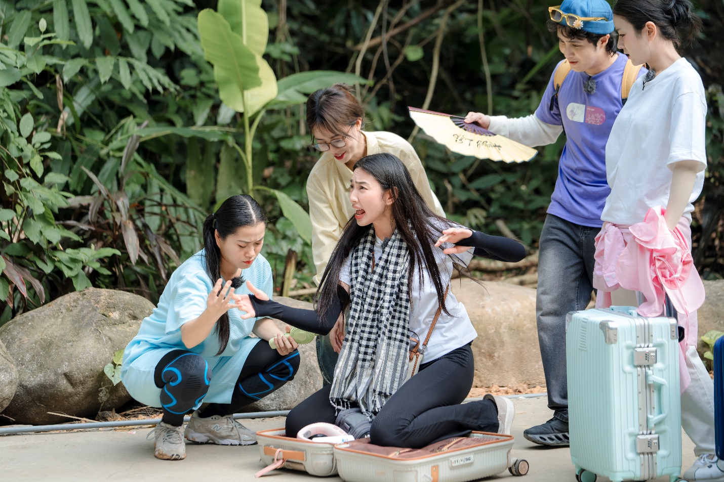 Các thành viên phải tham gia các game thi đấu để lấy manh mối