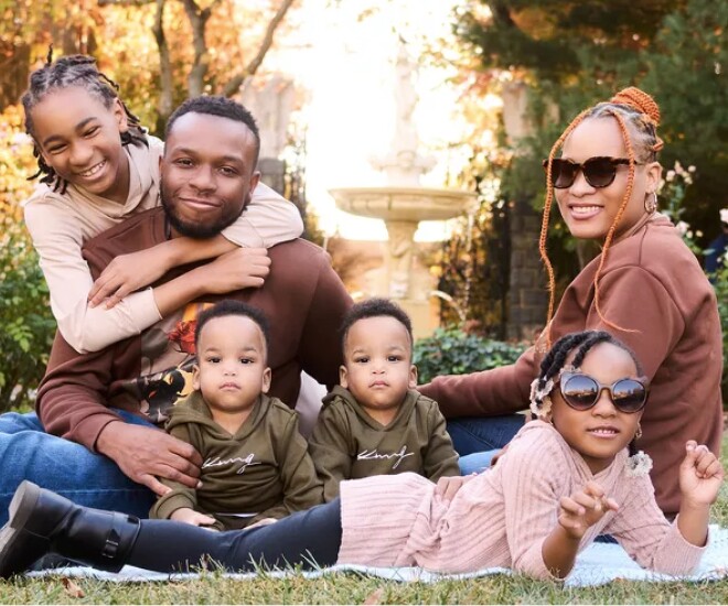 Vợ chồng Shaneka và Tim Ruffin cùng các con Kailum, Enora, Amari, Javar. 