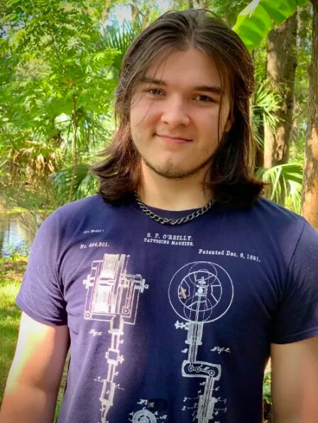 Chàng trai 18 tuổi trông rất khác so với 17 năm trước (Nguồn: Instagram/LaneyGriner)