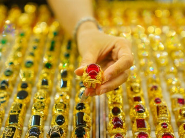 Giá vàng hôm nay, 28-12: Bất ngờ đảo chiều lao xuống