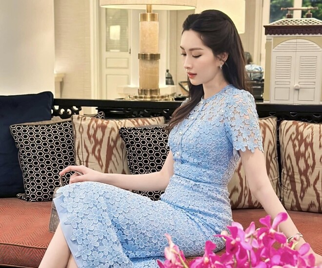 Hoa hậu Đặng Thu Thảo có cuộc sống kín tiếng sau khi làm vợ, làm mẹ. Không khoe khoang tài sản nhưng đôi khi cô thích thú chia sẻ không gian mình tâm đắc trong cơ ngơi.