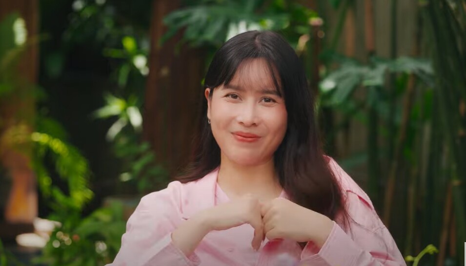 Cô dí dỏm gửi lời đến các con năm 18, 20 tuổi rằng mong lúc đấy mẹ vẫn không khác gì.